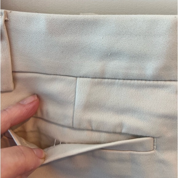 NWT Lilly Pulitzer Joette Stretch Dinner Shorts in Palm Beach Sandstone - Picture 13 of 16